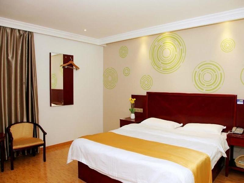 Greentree Minhang Jiaoda Dongchuan Road Shell Hotel 3*