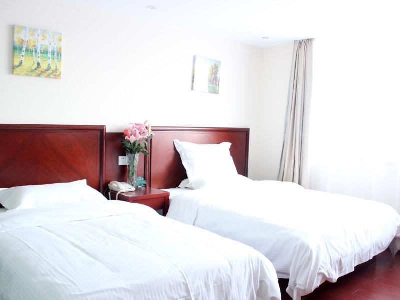Greentree Minhang Jiaoda Dongchuan Road Shell Hotel 3*