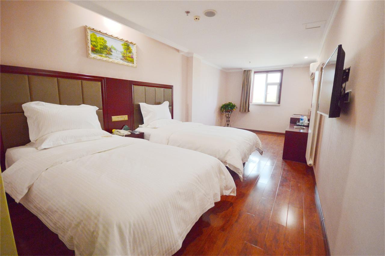 Greentree Minhang Jiaoda Dongchuan Road Shell 3*