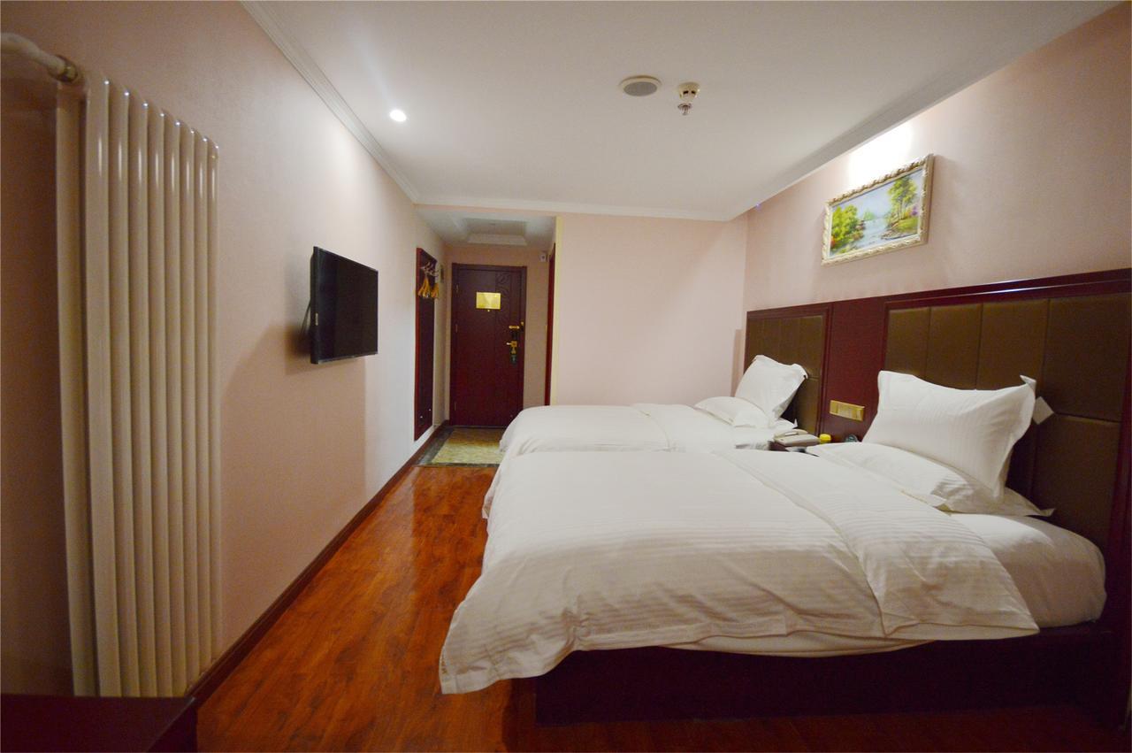 Greentree Minhang Jiaoda Dongchuan Road Shell Hotel 3*